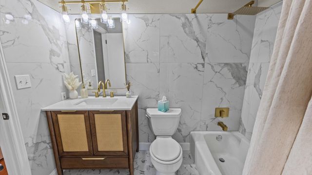 1042 Lakeside Court, Grand Junction, CO 81506