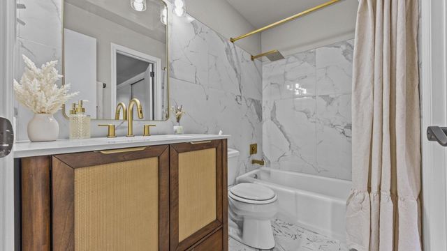 1042 Lakeside Court, Grand Junction, CO 81506