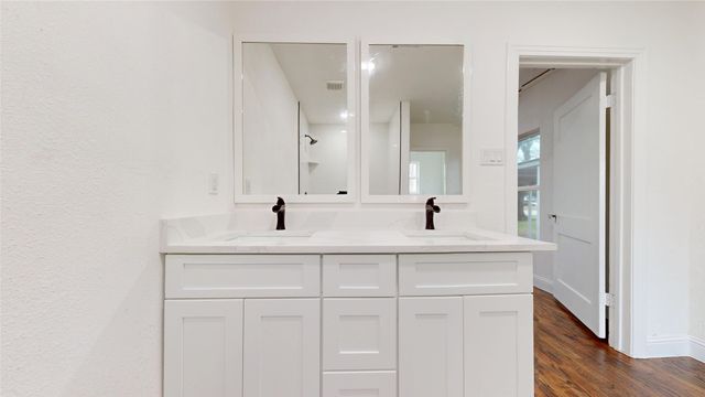 1425 W Walnut Street, Garland, TX 75042