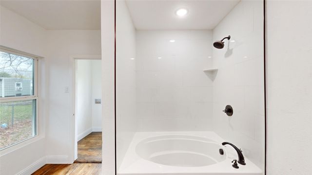 1425 W Walnut Street, Garland, TX 75042