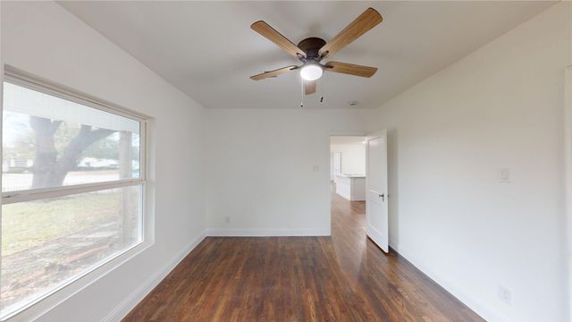 1425 W Walnut Street, Garland, TX 75042