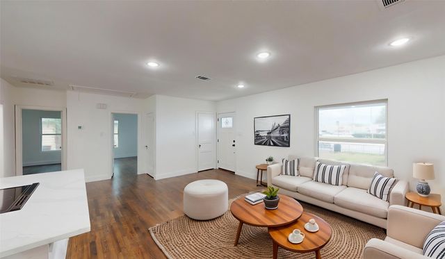 1425 W Walnut Street, Garland, TX 75042