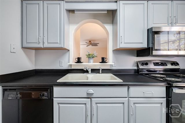 10 Scuppers Court, Savannah, GA 31410