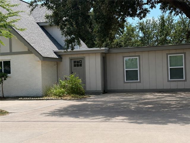305 Caribbean Dr, Corpus Christi, TX 78418