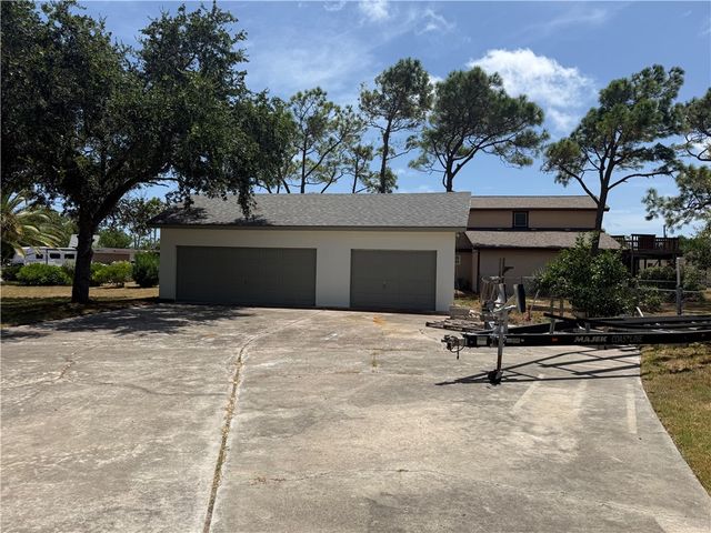 305 Caribbean Dr, Corpus Christi, TX 78418