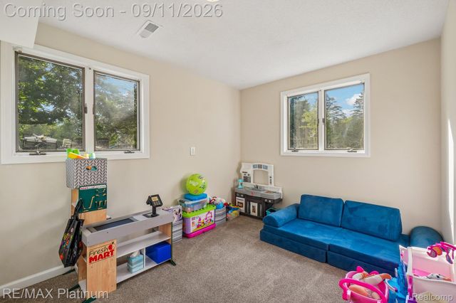 12126 Linden Road, Fenton, MI 48451