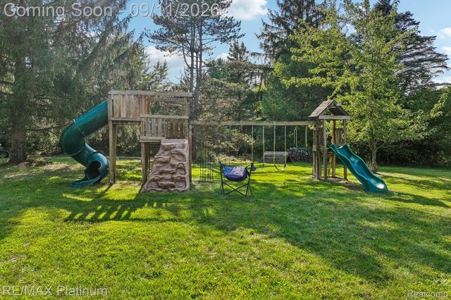 12126 Linden Road, Fenton, MI 48451