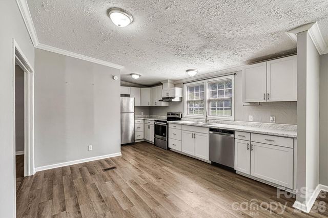5135 36th Street Drive NE, Hickory, NC 28601