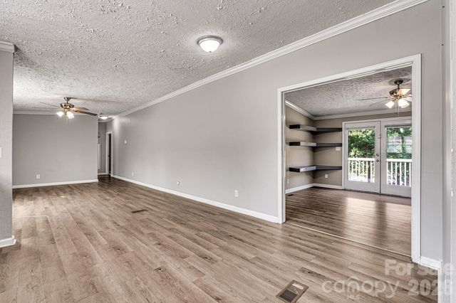 5135 36th Street Drive NE, Hickory, NC 28601