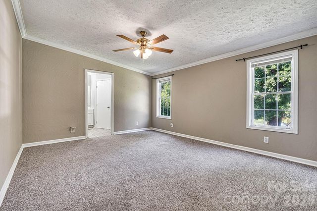 5135 36th Street Drive NE, Hickory, NC 28601