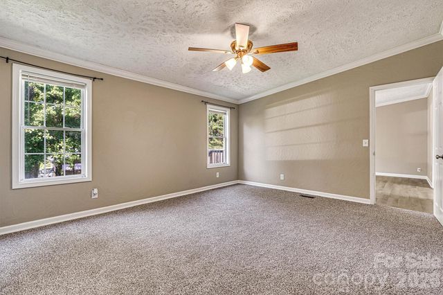 5135 36th Street Drive NE, Hickory, NC 28601