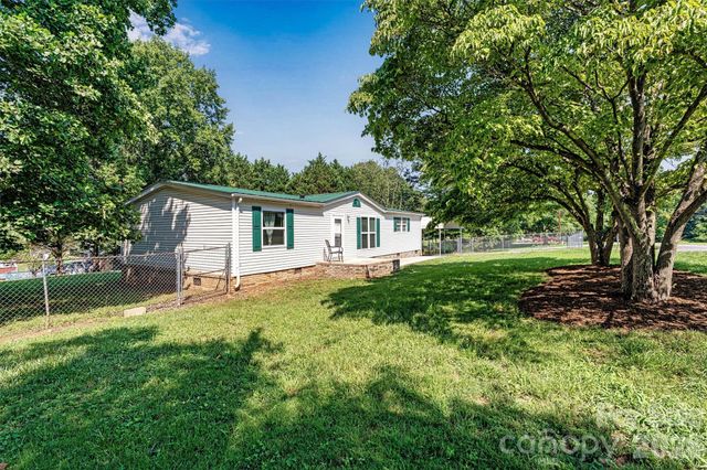 5135 36th Street Drive NE, Hickory, NC 28601