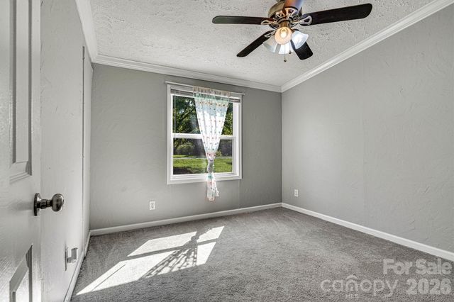 5135 36th Street Drive NE, Hickory, NC 28601