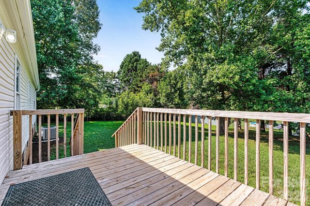 5135 36th Street Drive NE, Hickory, NC 28601