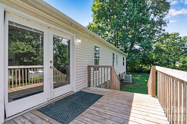 5135 36th Street Drive NE, Hickory, NC 28601