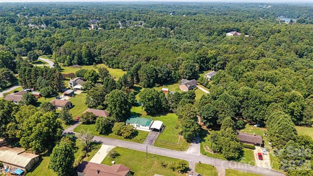 5135 36th Street Drive NE, Hickory, NC 28601