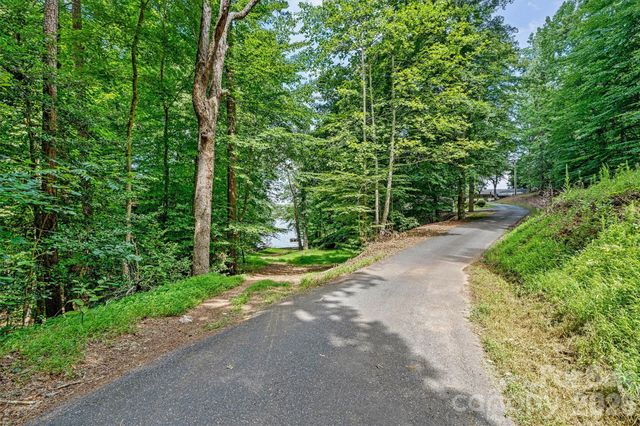5135 36th Street Drive NE, Hickory, NC 28601