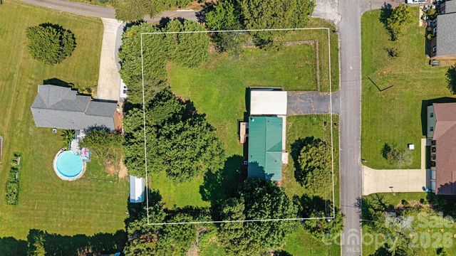 5135 36th Street Drive NE, Hickory, NC 28601
