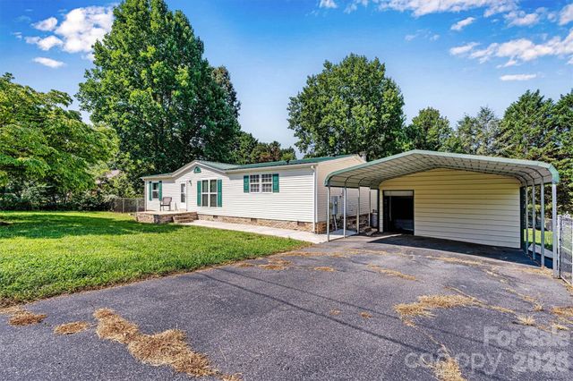 5135 36th Street Drive NE, Hickory, NC 28601