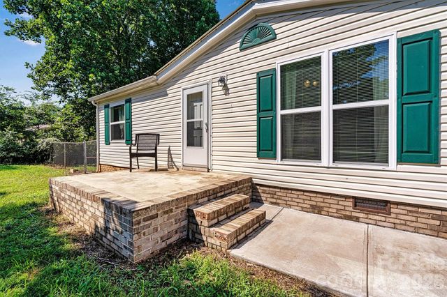 5135 36th Street Drive NE, Hickory, NC 28601