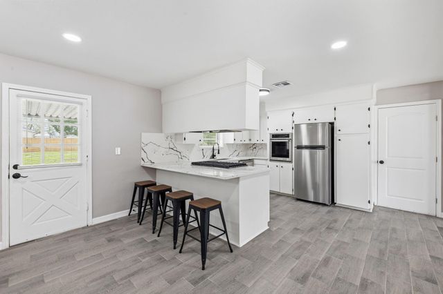 202 Massey Tompkins Road, Baytown, TX 77521