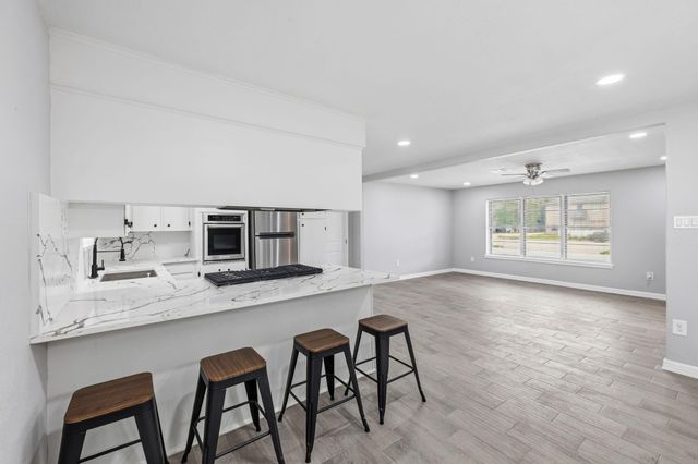 202 Massey Tompkins Road, Baytown, TX 77521