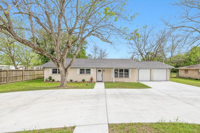 202 Massey Tompkins Road, Baytown, TX 77521