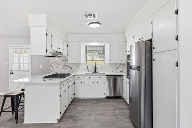 202 Massey Tompkins Road, Baytown, TX 77521