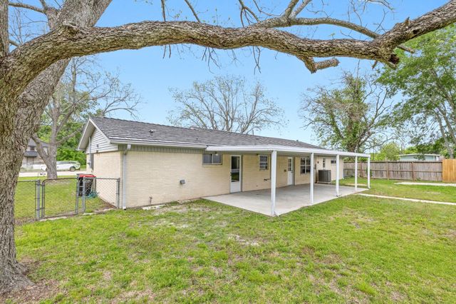 202 Massey Tompkins Road, Baytown, TX 77521