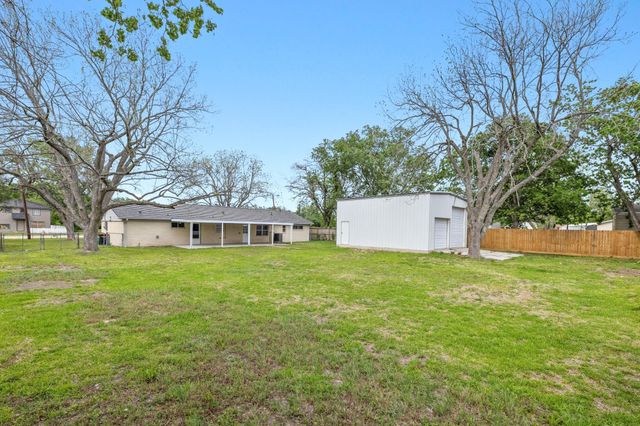 202 Massey Tompkins Road, Baytown, TX 77521