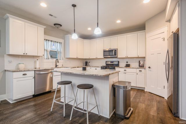 637 E Benjamin Street, Ellettsville, IN 47429