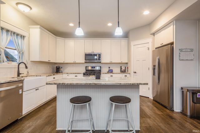 637 E Benjamin Street, Ellettsville, IN 47429