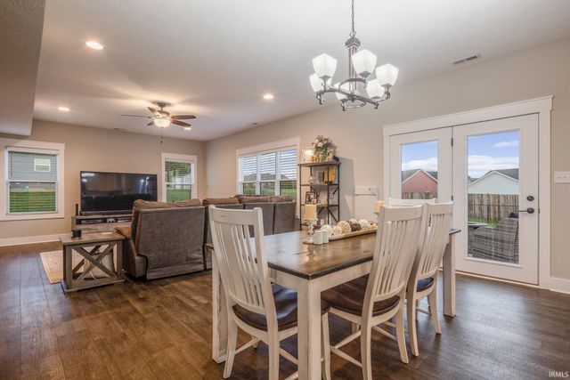 637 E Benjamin Street, Ellettsville, IN 47429