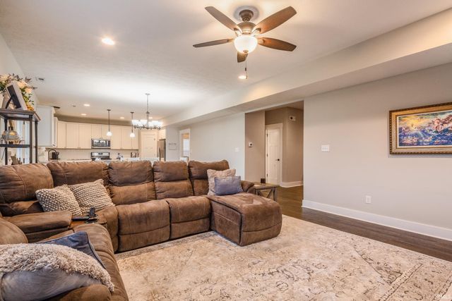 637 E Benjamin Street, Ellettsville, IN 47429