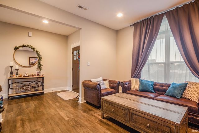 637 E Benjamin Street, Ellettsville, IN 47429