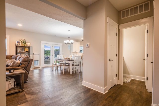 637 E Benjamin Street, Ellettsville, IN 47429