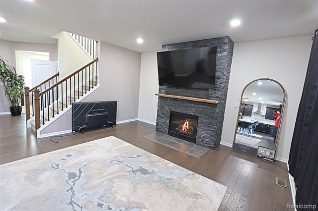 795 Ford Mill Drive, Saline, MI 48176