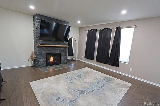 795 Ford Mill Drive, Saline, MI 48176