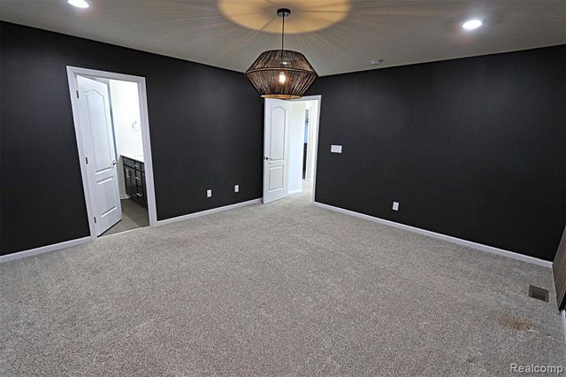 795 Ford Mill Drive, Saline, MI 48176