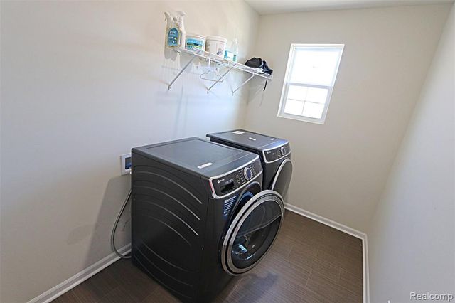 795 Ford Mill Drive, Saline, MI 48176