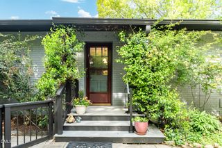 1902 White Plains Road, Chapel Hill, NC 27517