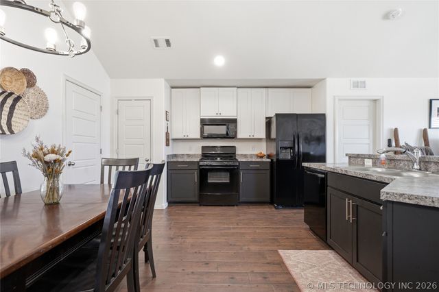 14703 E 114th Street N, Owasso, OK 74055