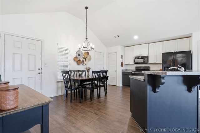 14703 E 114th Street N, Owasso, OK 74055