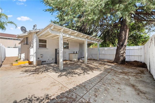 20957 Community Street, Canoga Park, CA 91304