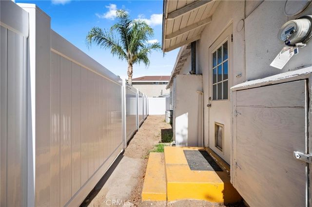 20957 Community Street, Canoga Park, CA 91304