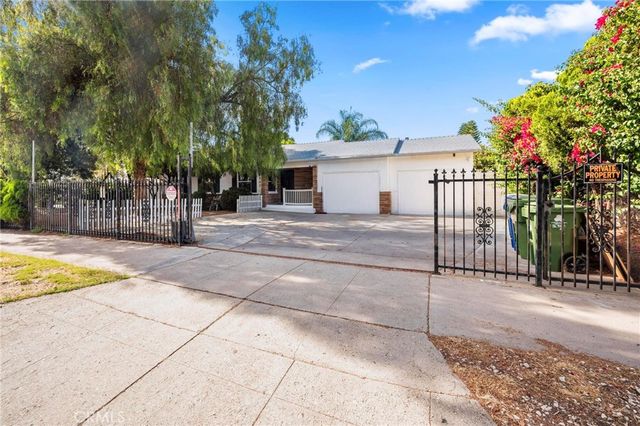 20957 Community Street, Canoga Park, CA 91304