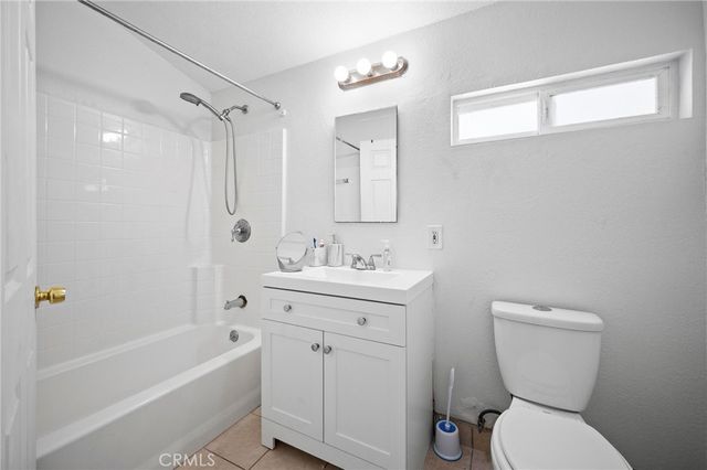 20957 Community Street, Canoga Park, CA 91304