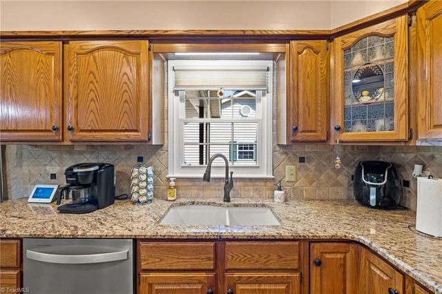 1429 Oak Ridge Road, Kernersville, NC 27284