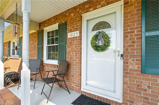1429 Oak Ridge Road, Kernersville, NC 27284