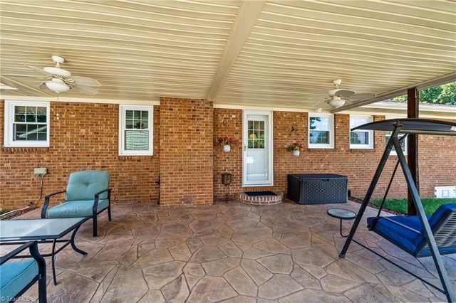 1429 Oak Ridge Road, Kernersville, NC 27284
